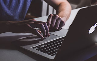 开云体育在线-CLG翻盘TSM，Oner团战一打五成都决赛之夜3:0