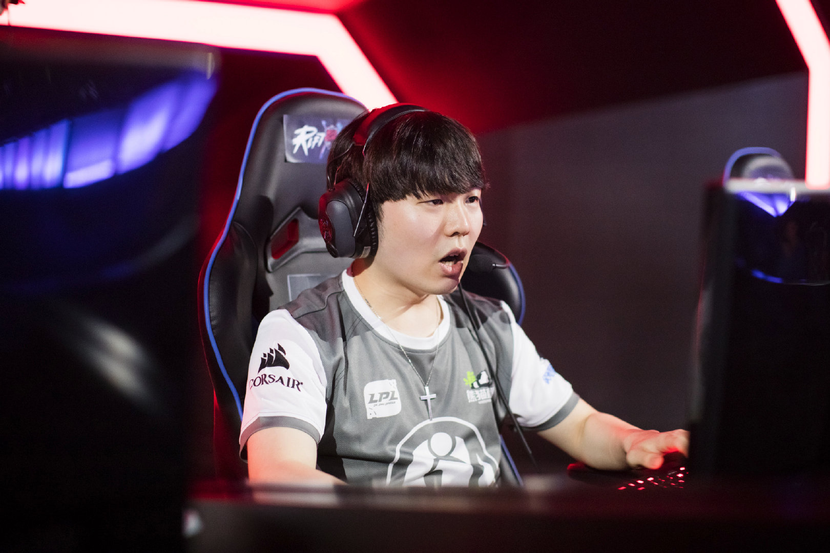 IG血洗DRX，Inspired打出惊人五杀强强对话成都决赛之夜，留下经典瞬间