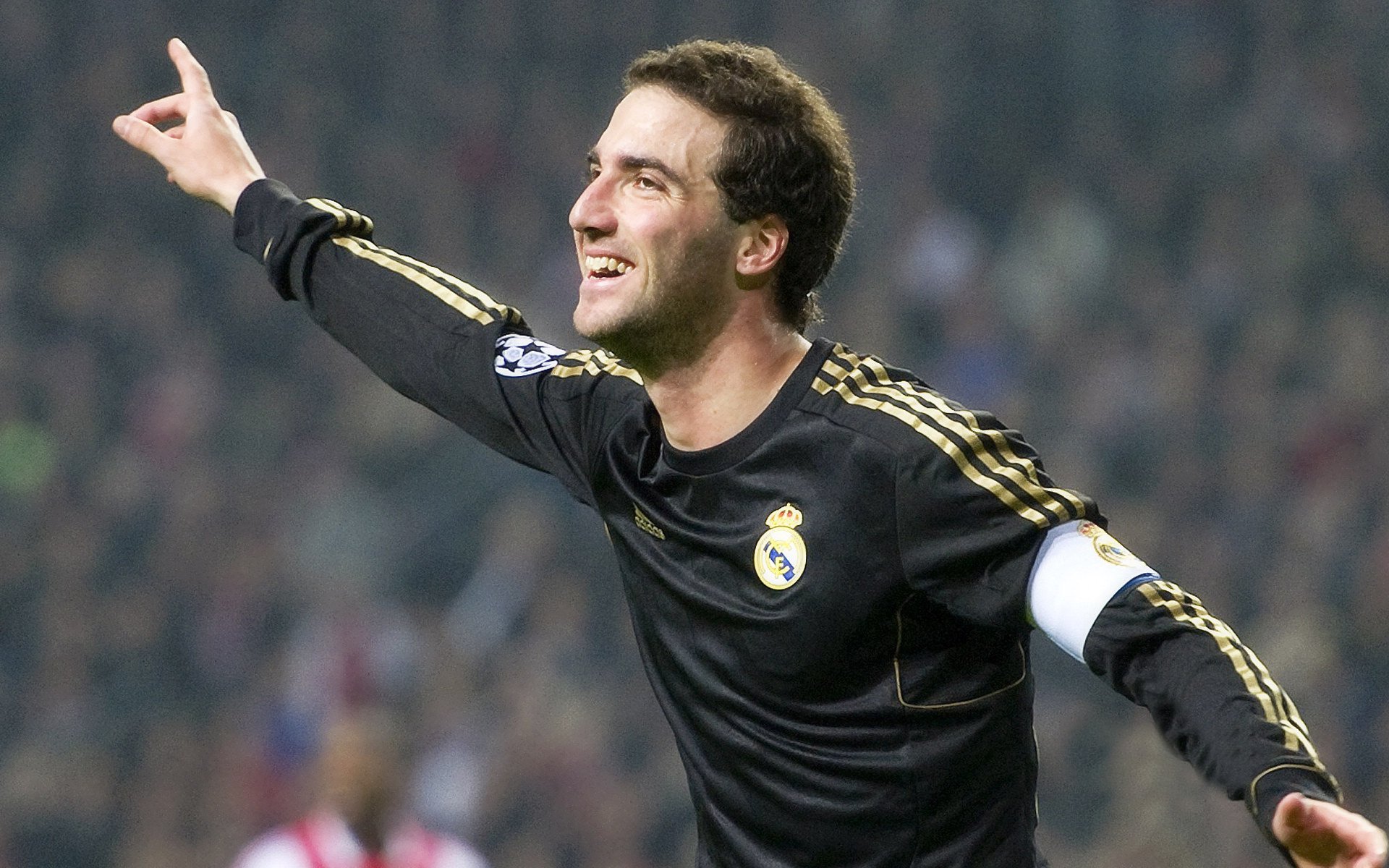 骑士对决上海队，布伦森关键一球定乾坤，热血赛场见证英雄诞生