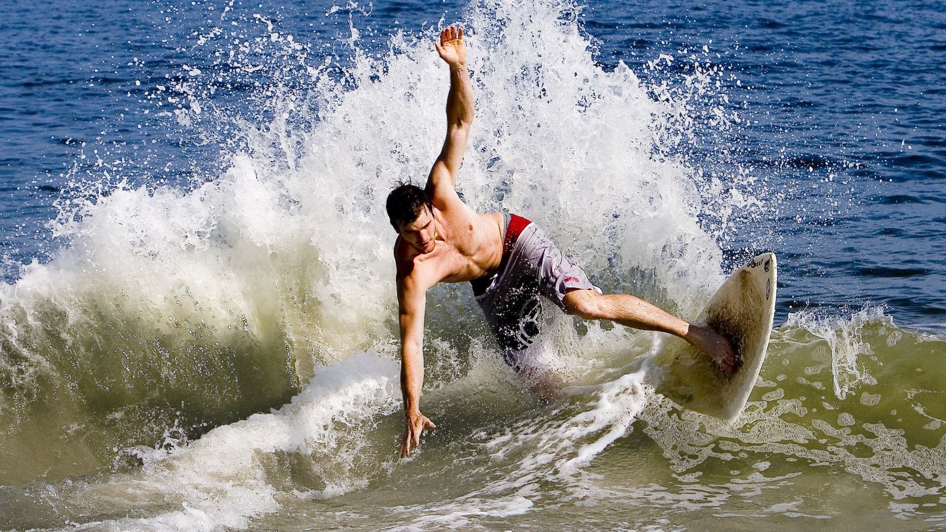 锐爪撕裂防线！老鹰啄穿黄蜂，克莱杀神模式降临美加墨世界杯
