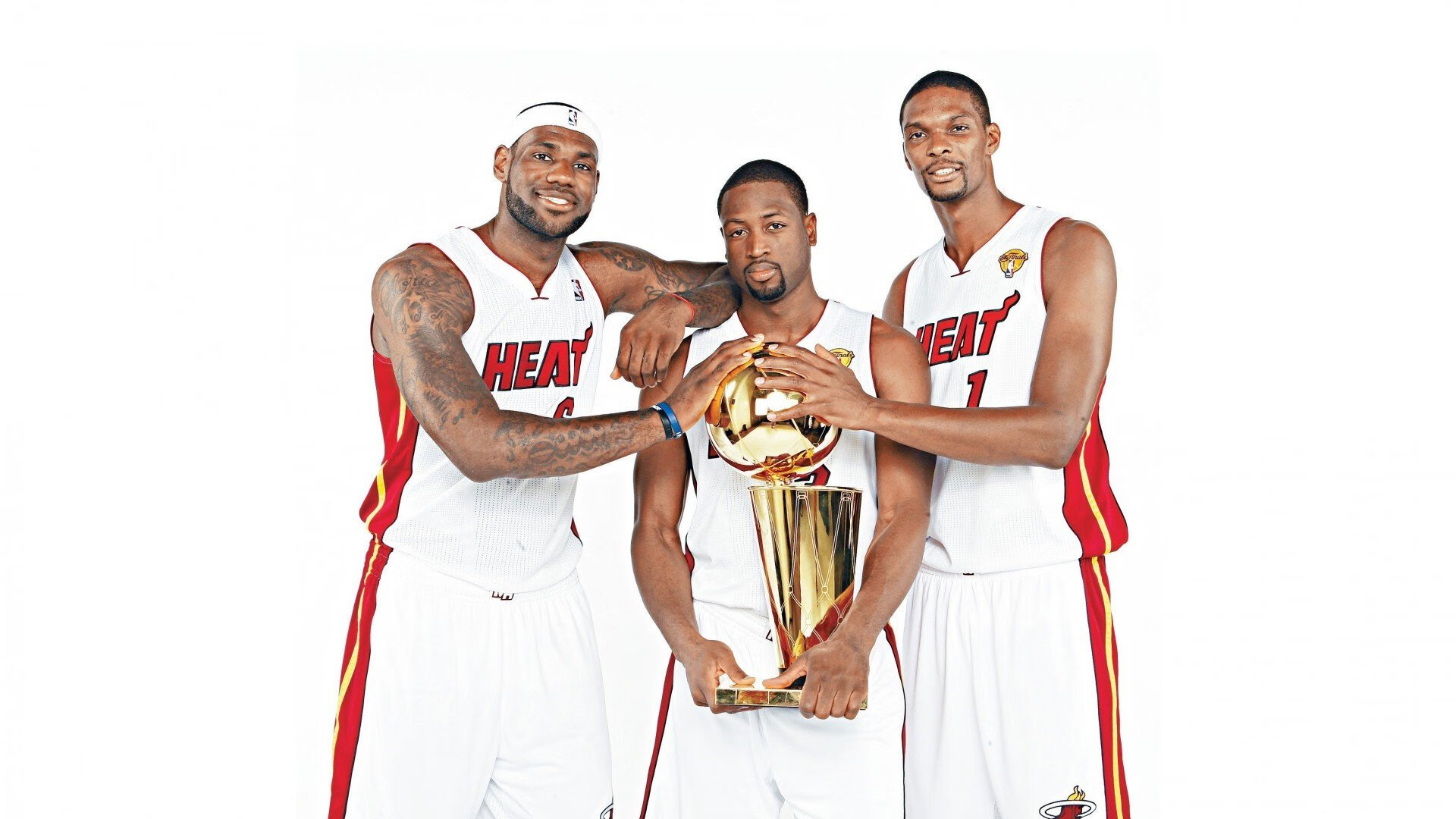 当东方巨龙遇见绿衫军，东契奇在不存在的对决中诠释何为攻防一体